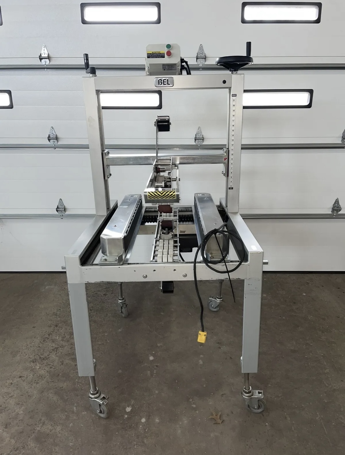 BELCOR 150 CASE SEALER image 9