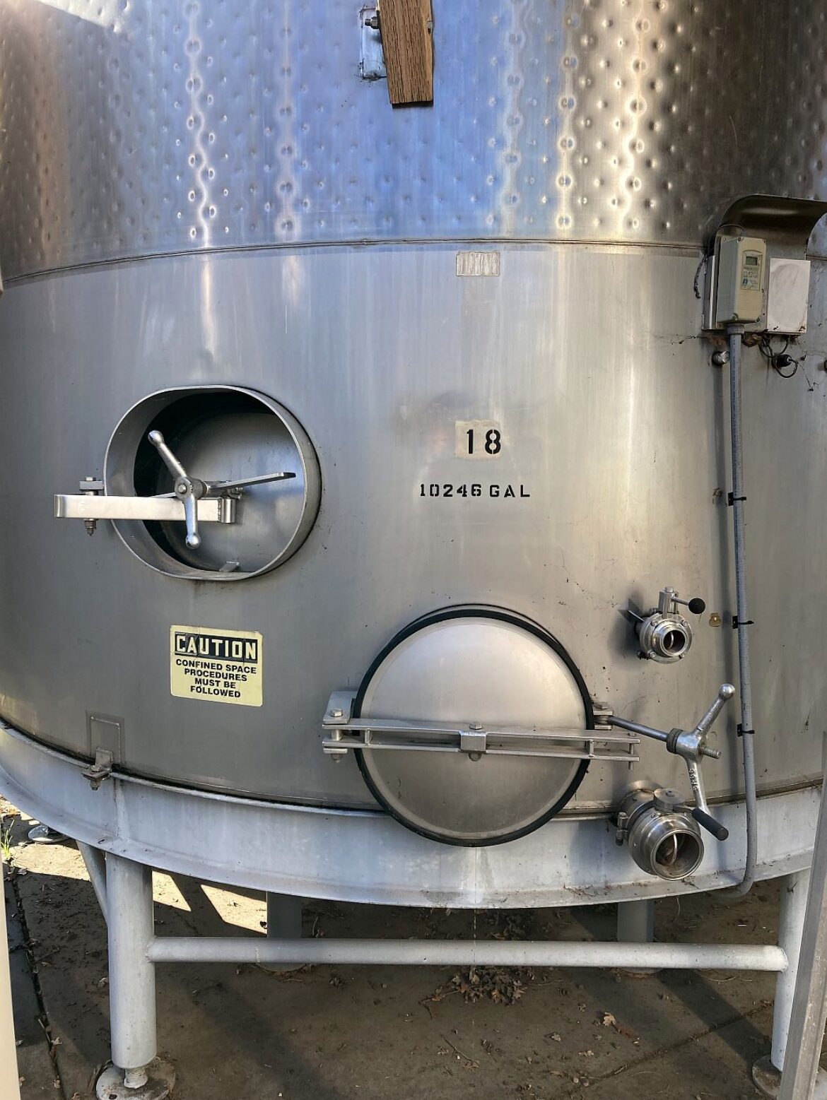 Used 10250 Gallon Stainless Tank image 2