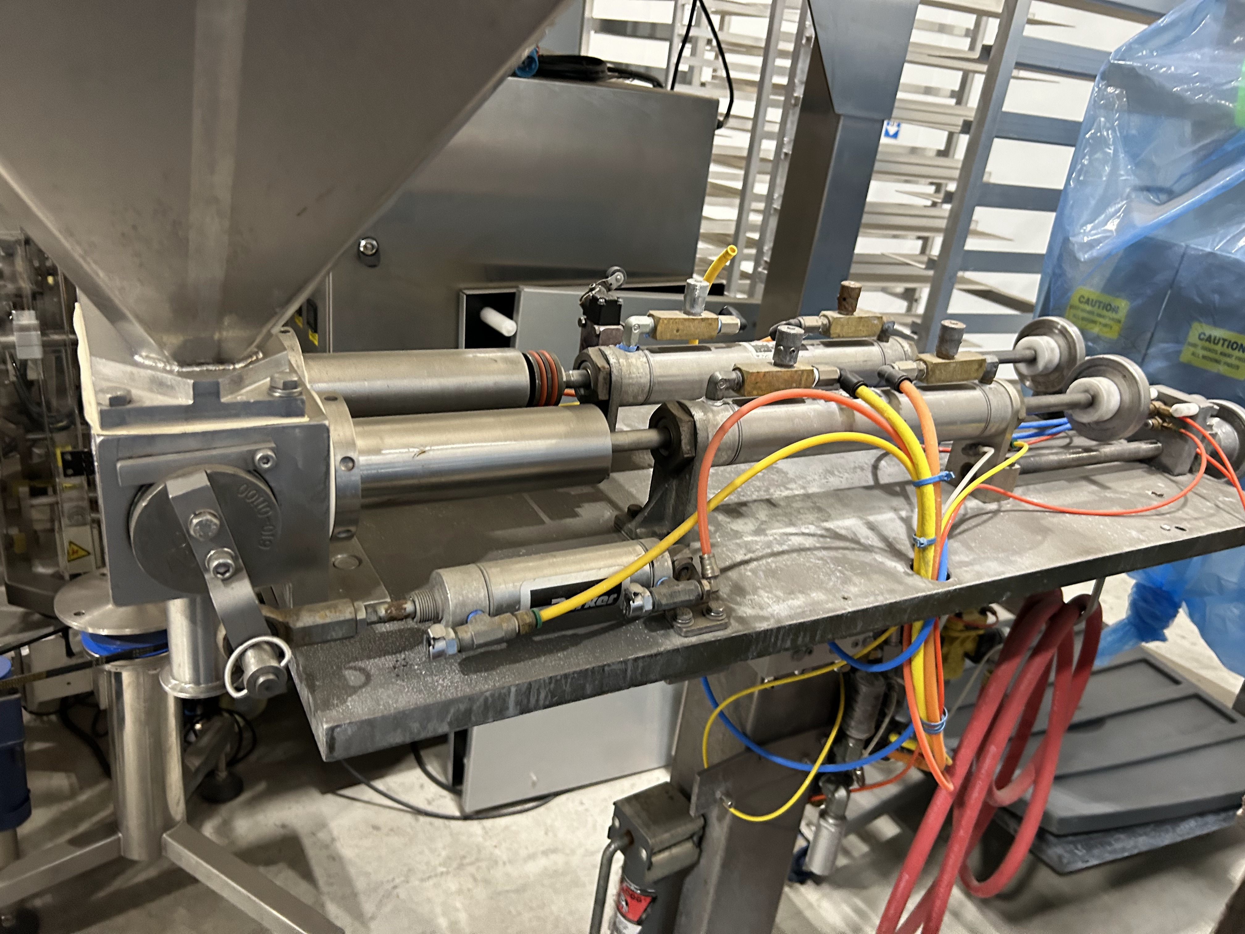 Hinds Bock Piston Filler image 3