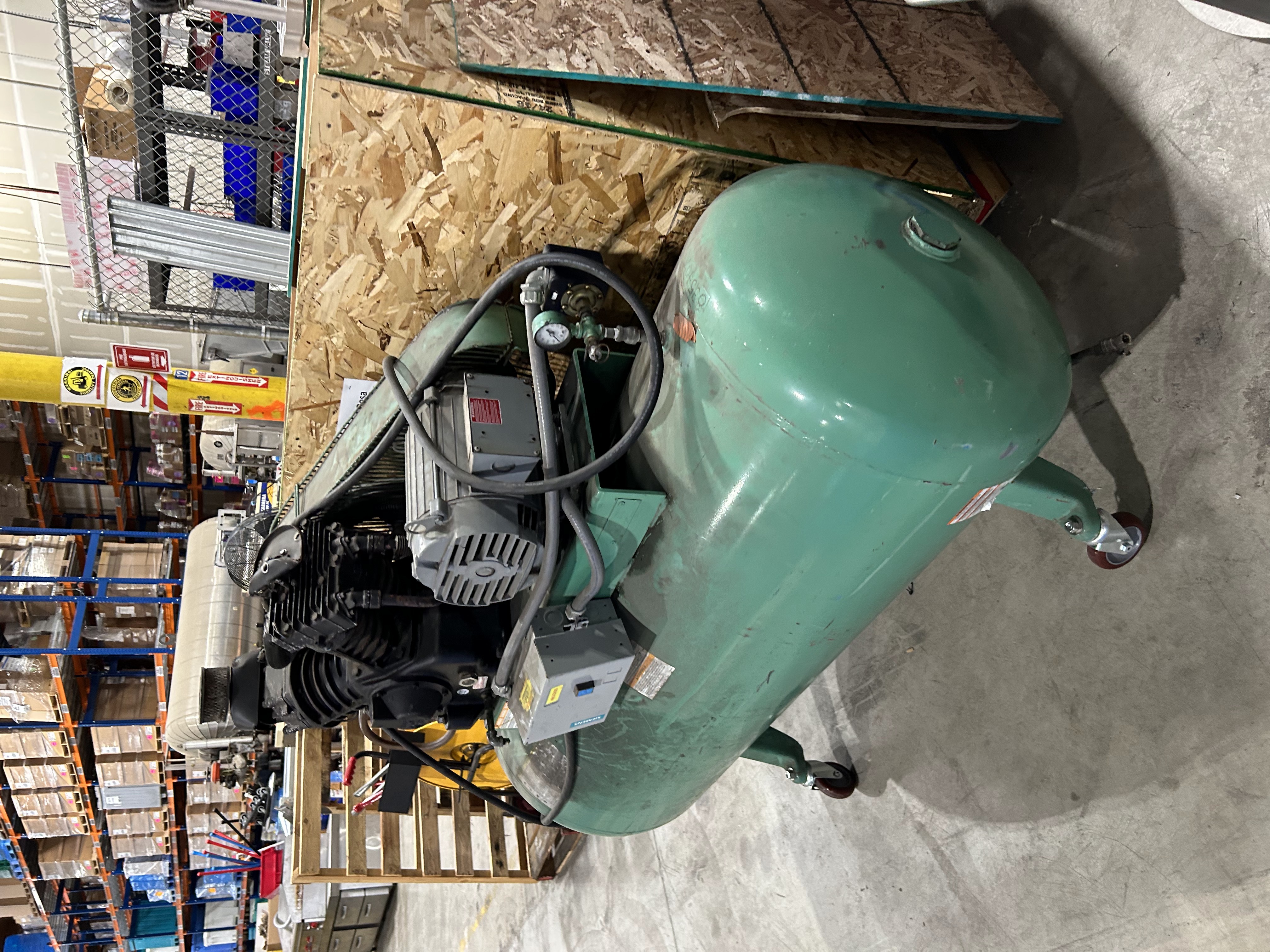 Dayton Air Compressor image 4