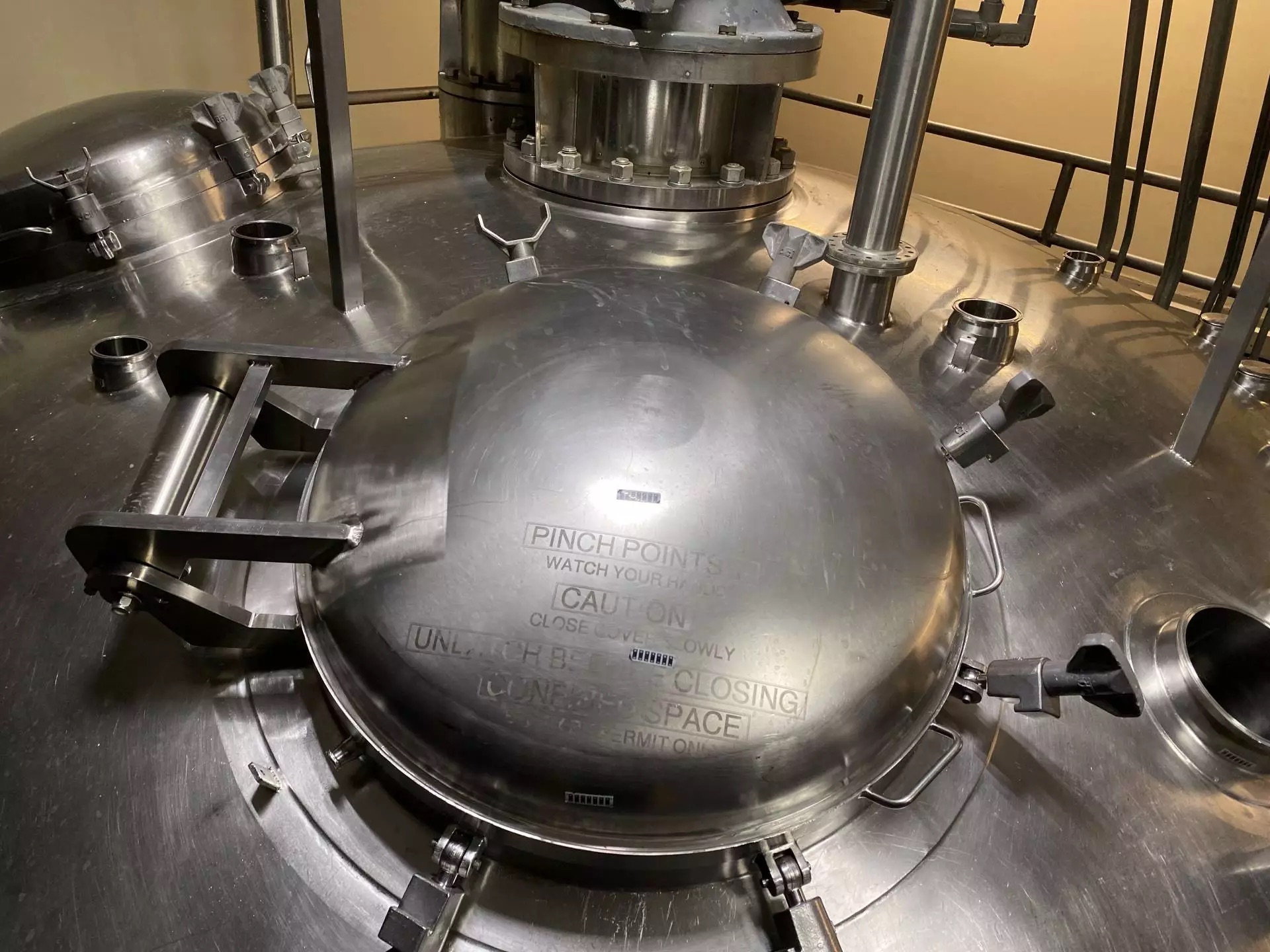 6,000 Gallon Type 316L Stainless Steel Jacketed Insulated Mix Kettle image 7