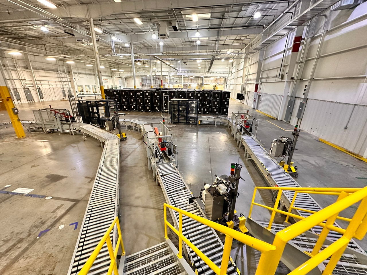 Lantech S1500 Automatic Stretch Wrapper with Fanuc M-410iB Palletizing Robot Complete Packaging Line