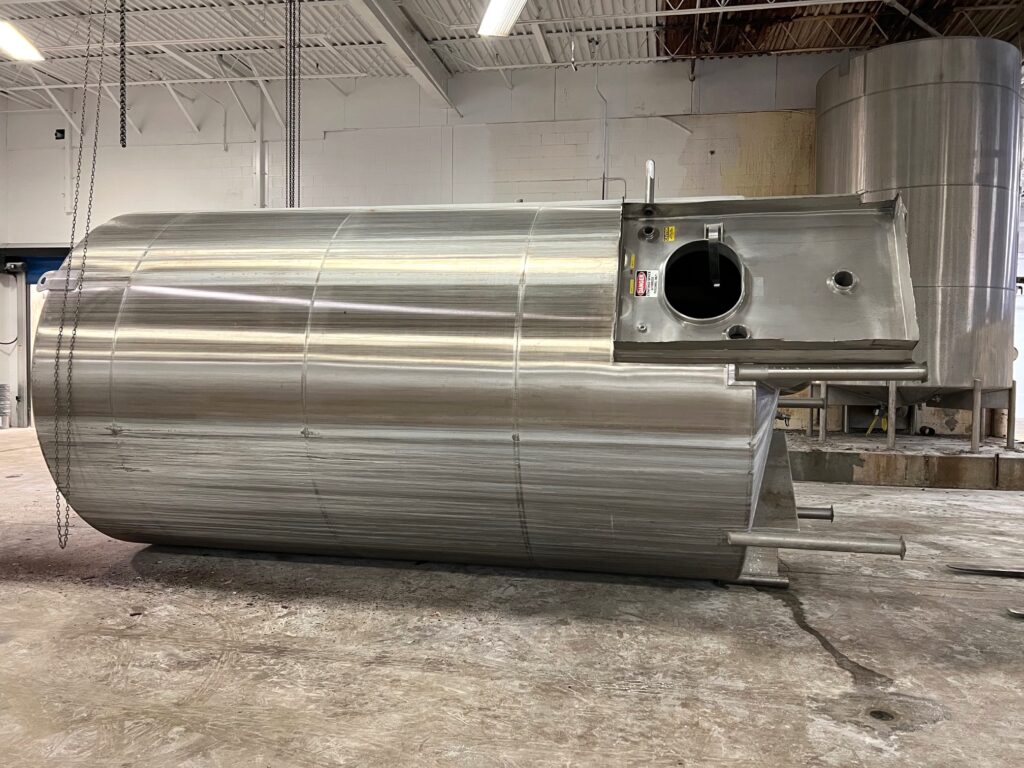 6000 gallon stainless storage tank image 2