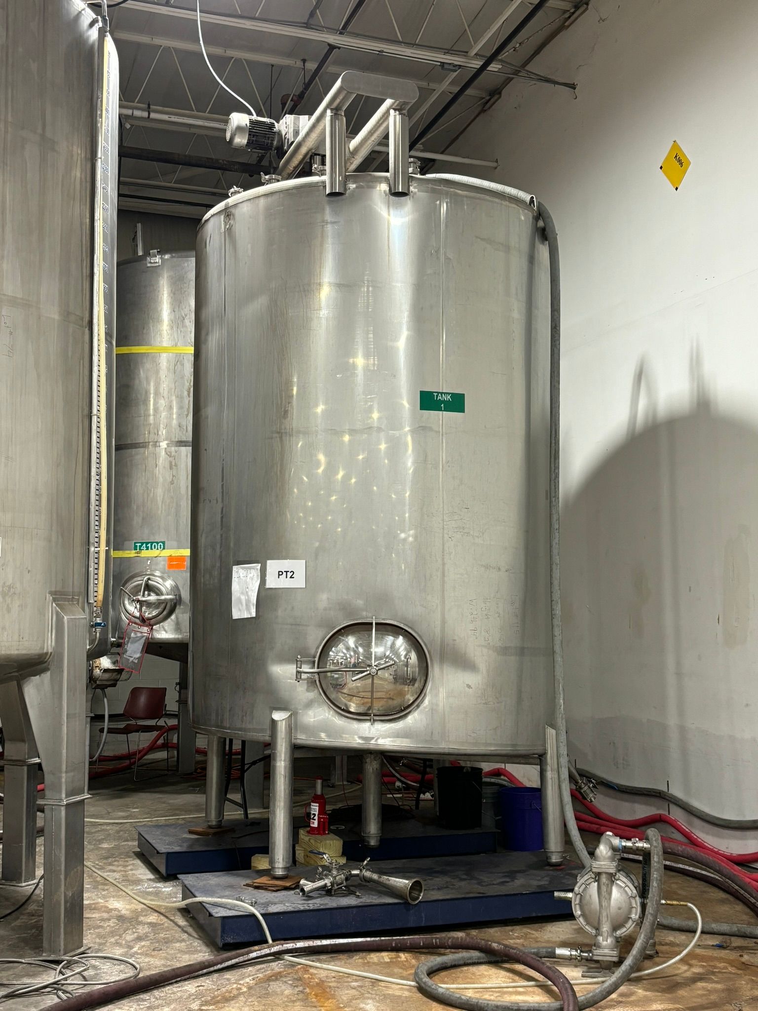 2700 Gallon Stainless Mix Tank image 2