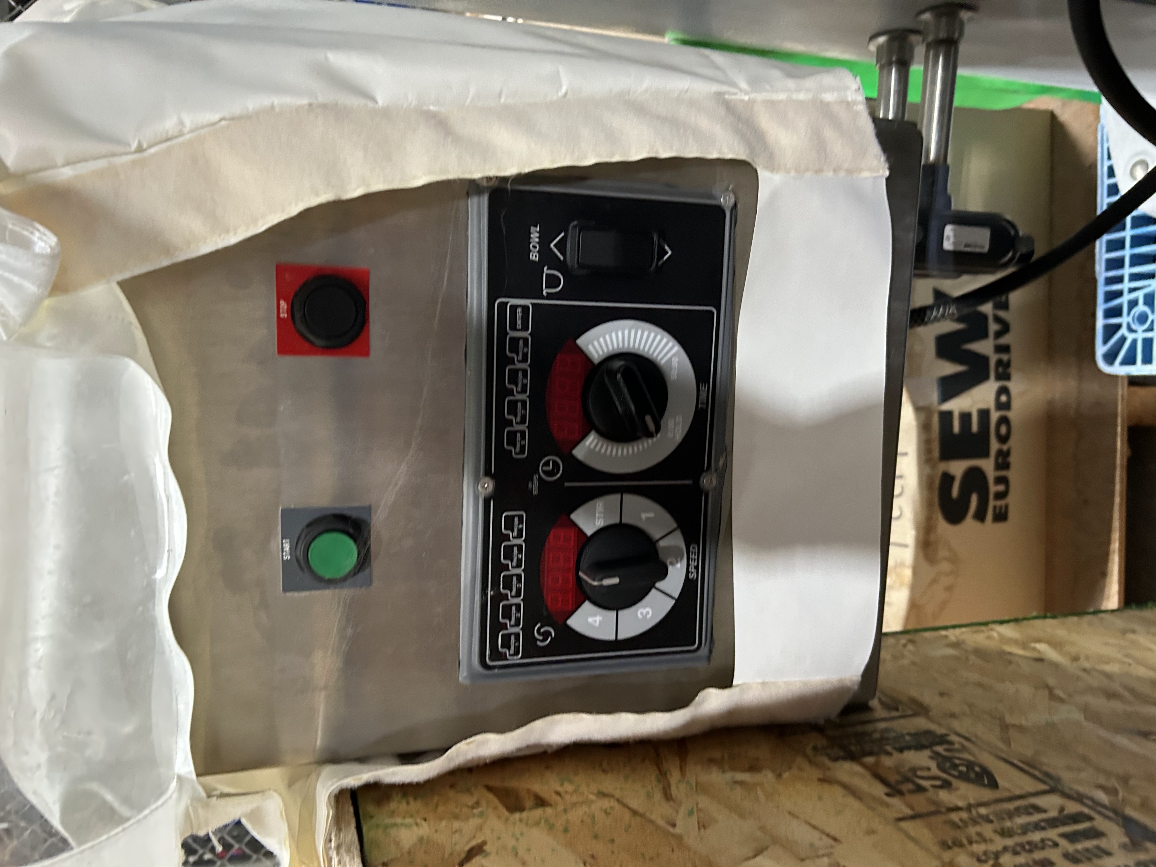 Hobart HL1400-1STD 140 qt Legacy Mixer image 3