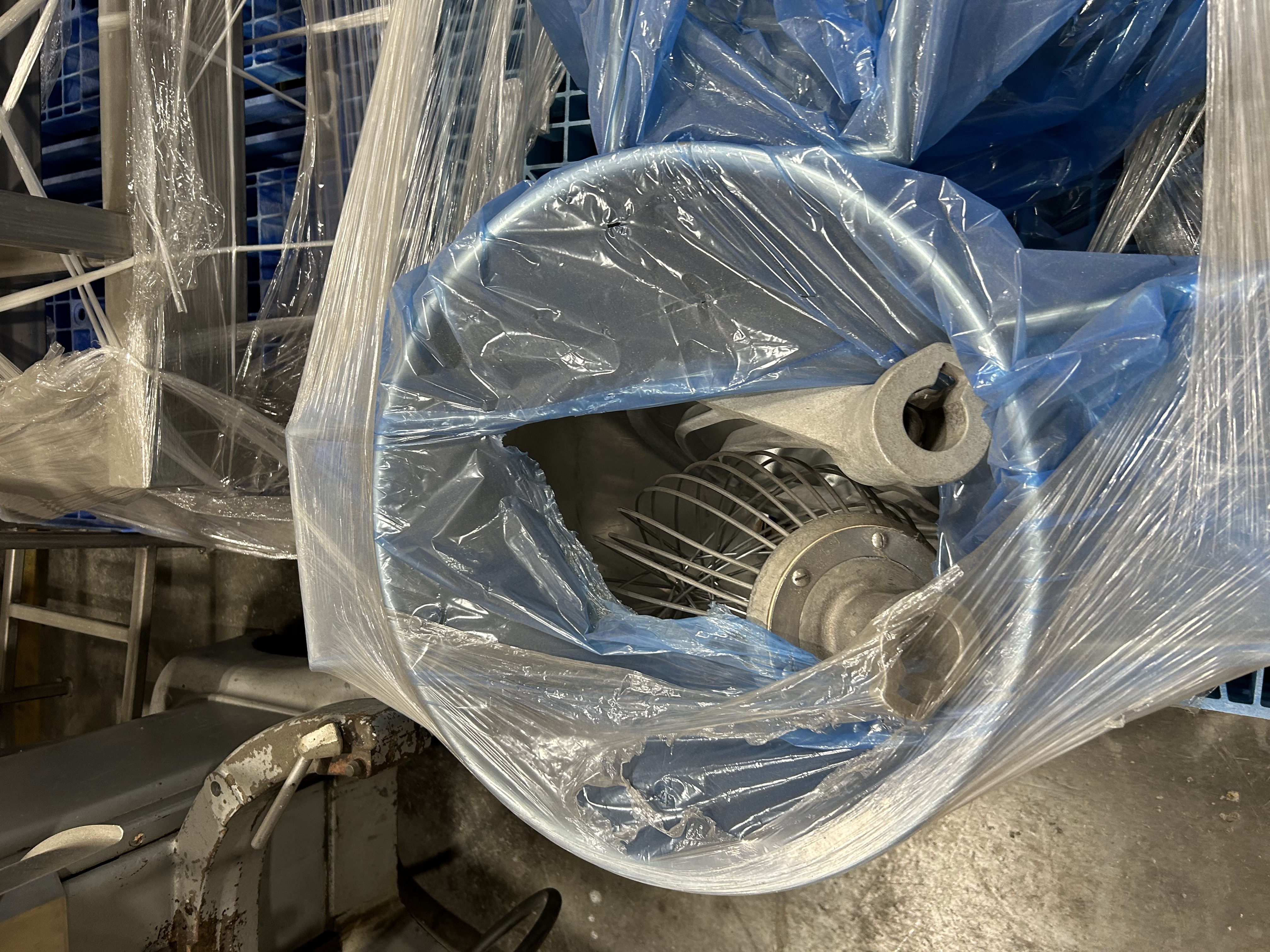 Hobart 60 qt Mixer image 2