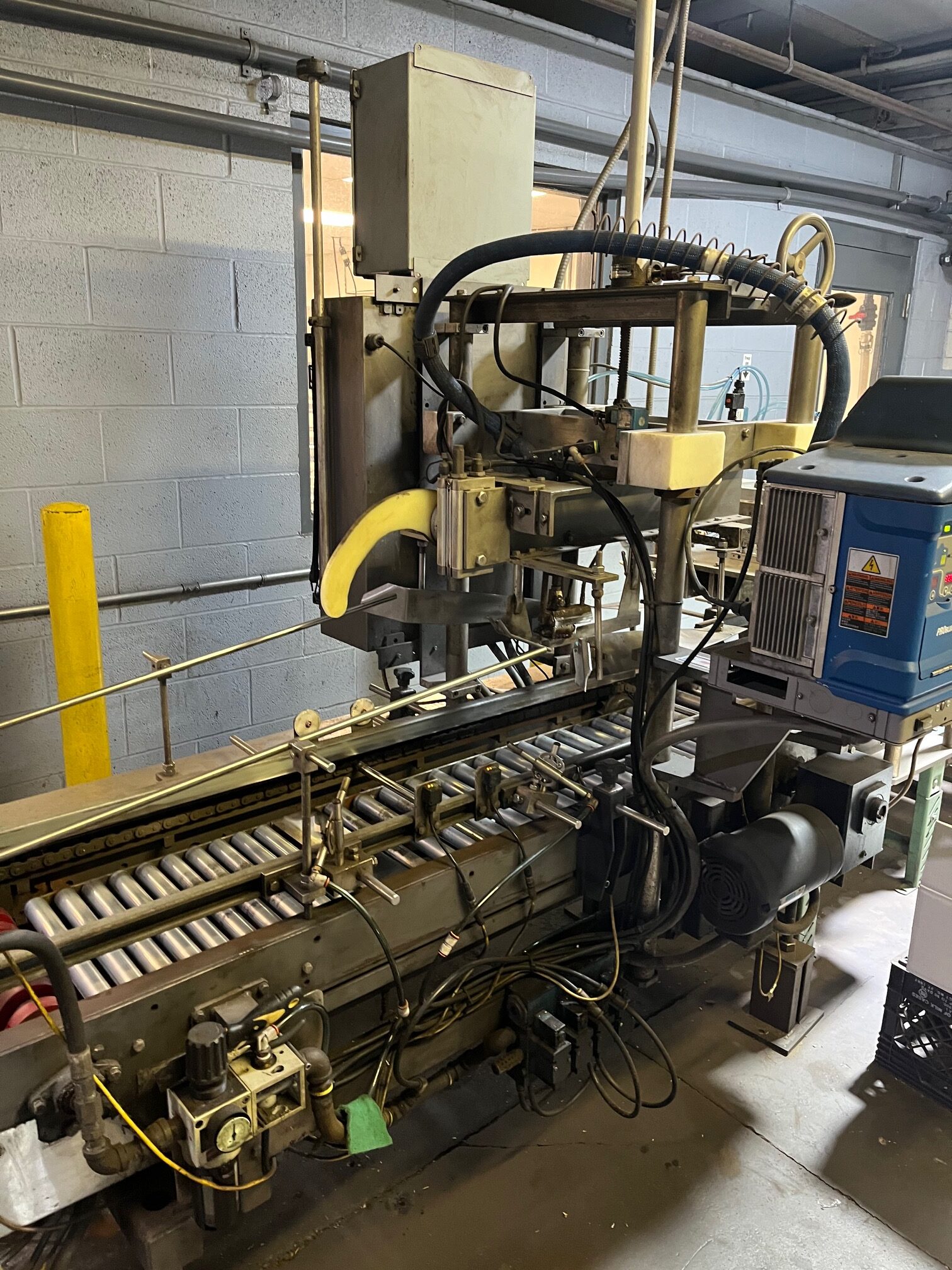 One Gallon Filling Line image 4