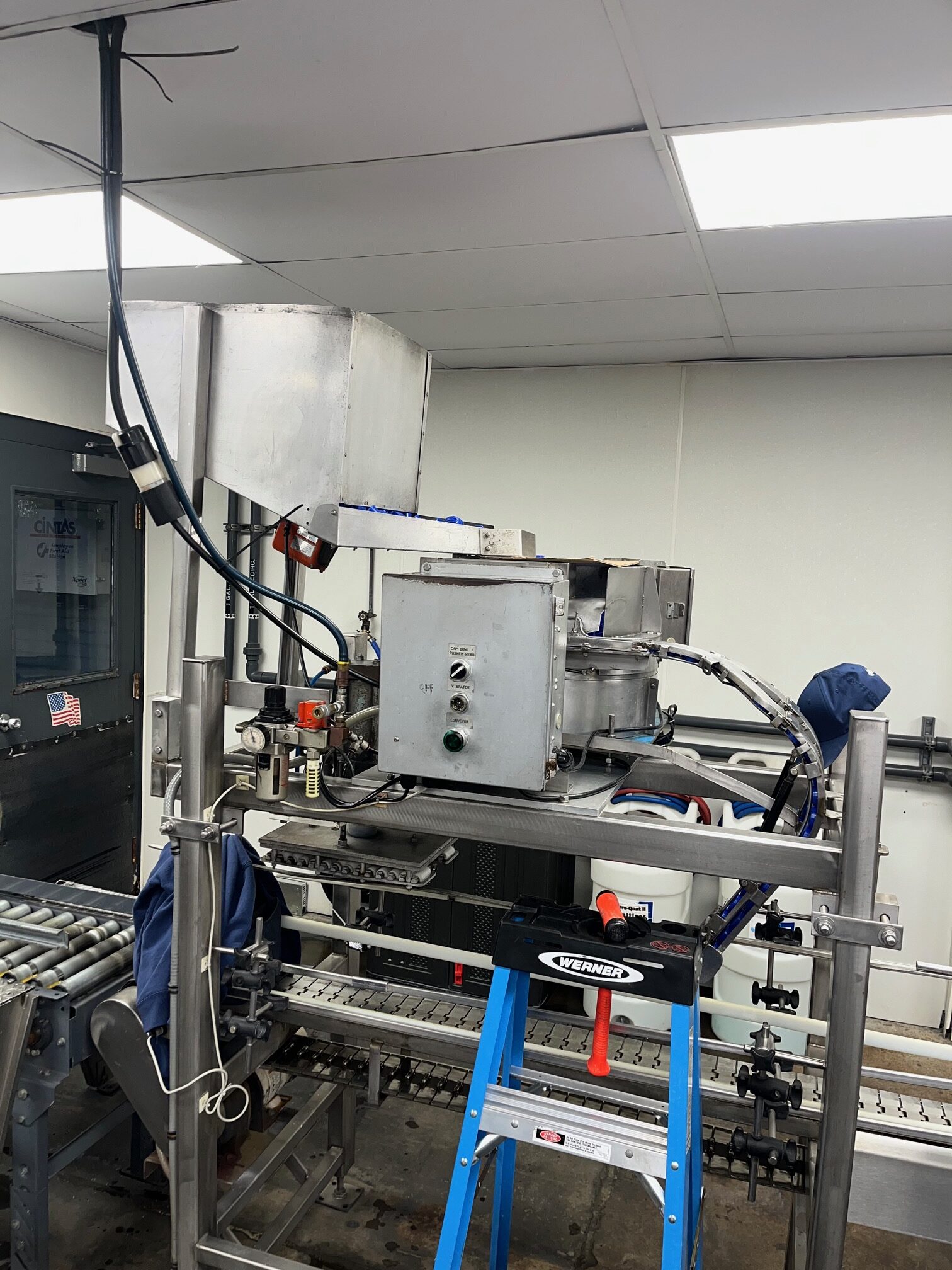 One Gallon Filling Line image 3