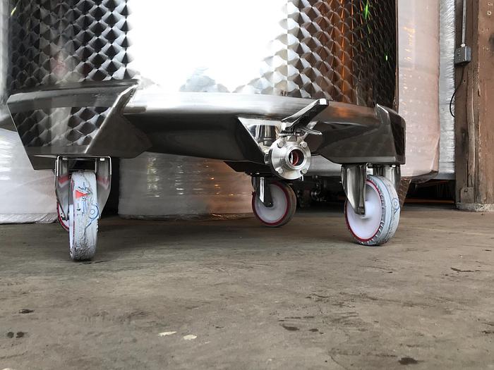 528 gallon jacketed mix tank with wheels image 3