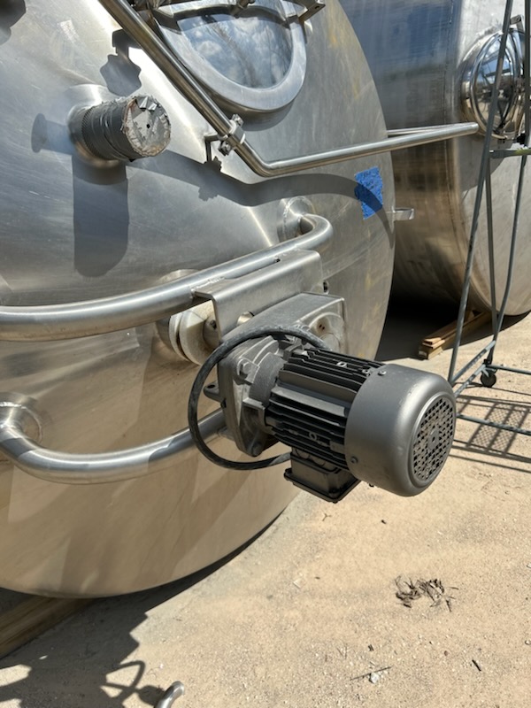 1000 Gallon Feldmeier Mix Tank image 7