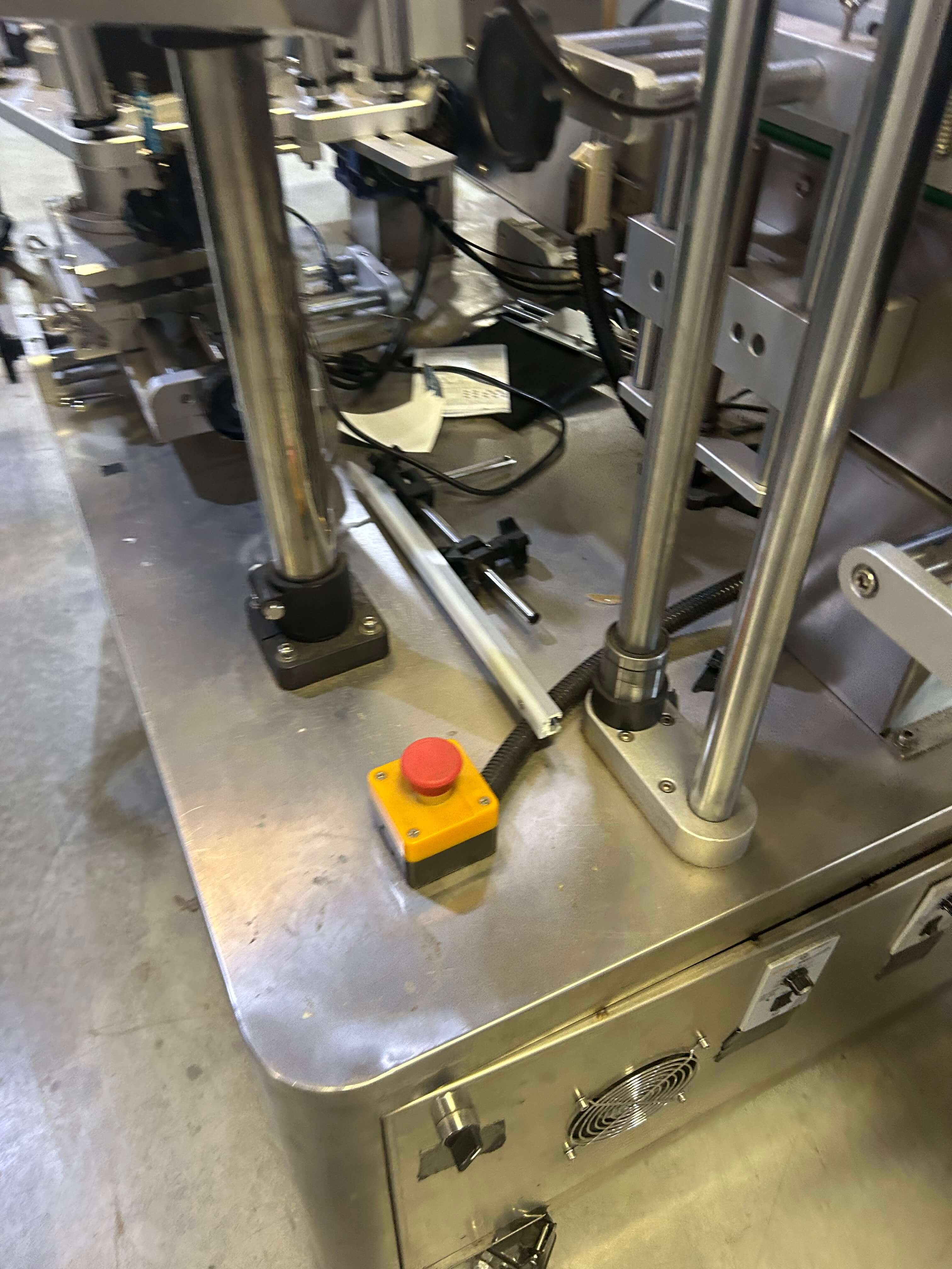 Two Head Full-Wrap Pressure Sensitive Labeler image 2