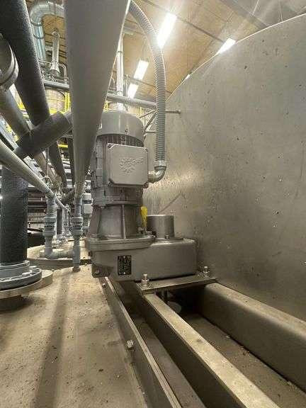 660 Gallon Jacketed Mix Tank image 4