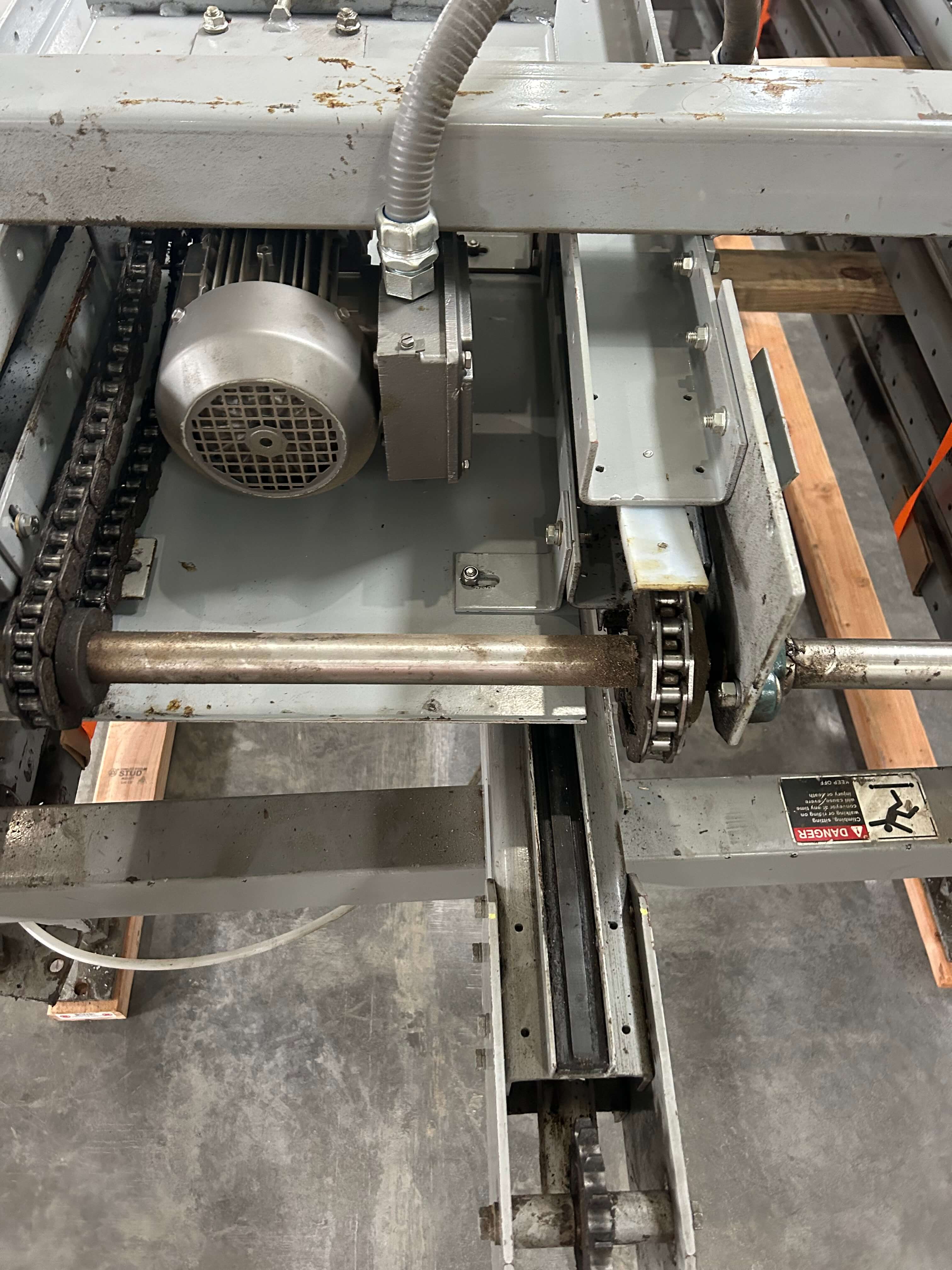 Chain Conveyor with Pop Up Transfer image 4