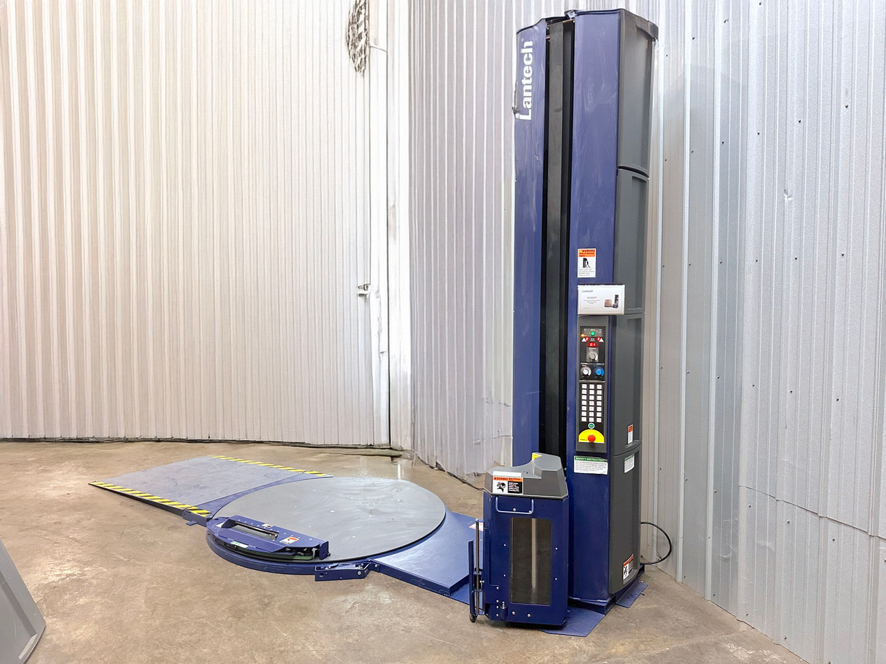 Lantech Q300XT Stretch Wrapper