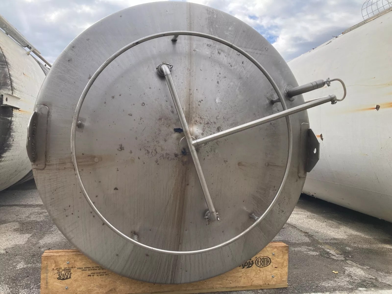 5000 Gallon Stainless Steel Jacketed Tank image 2