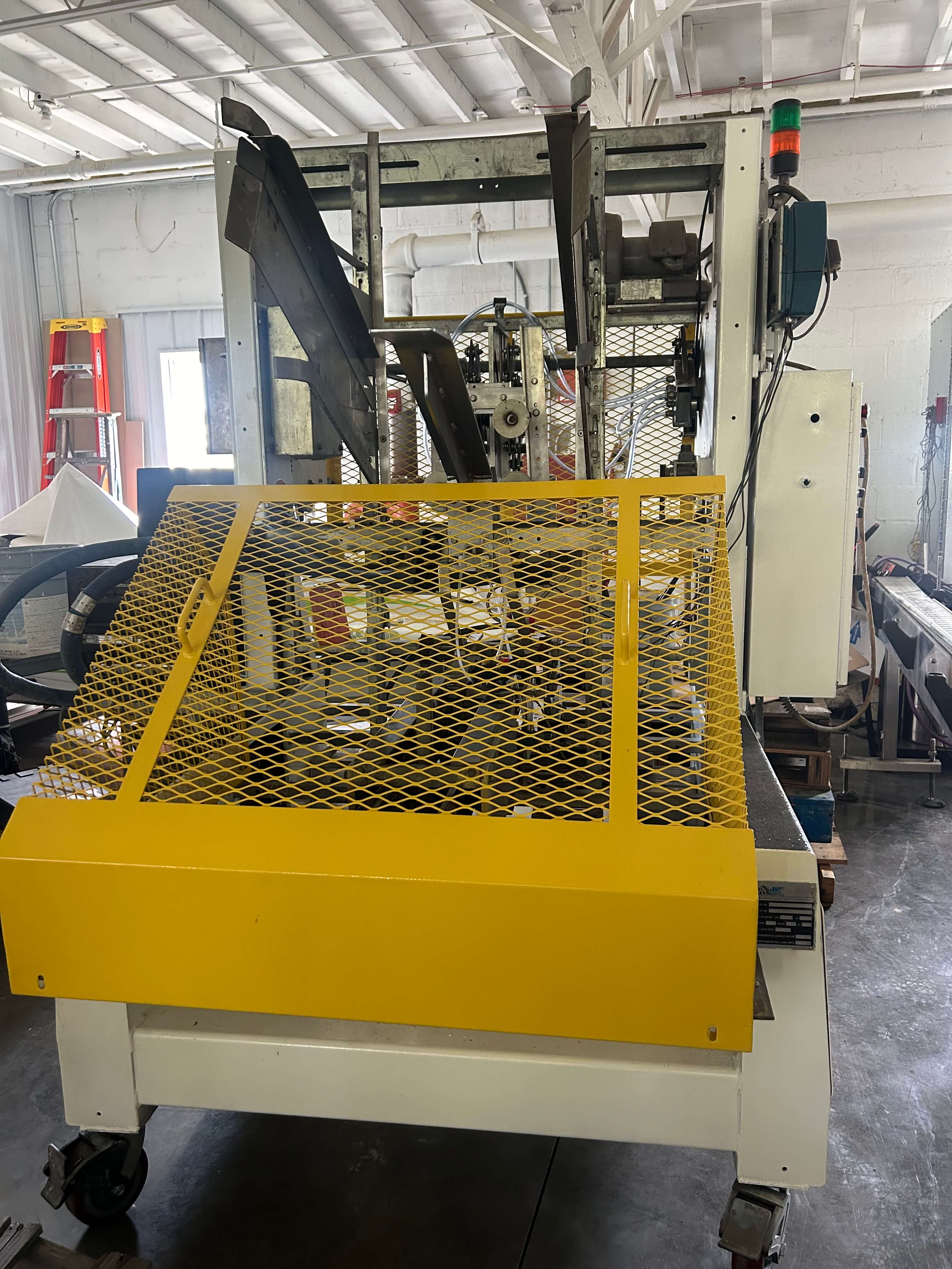 SWF TF400V Tray Former