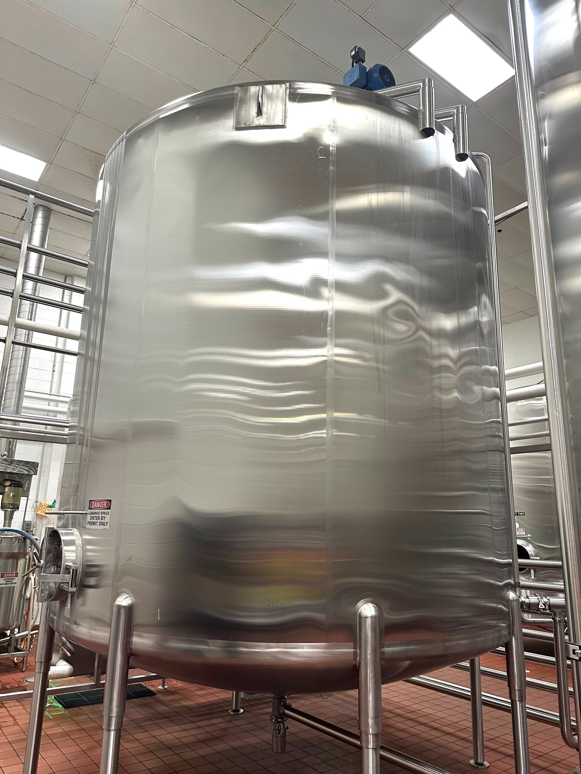 9000 Gallon Stainless Steel Mix Tanks image 2