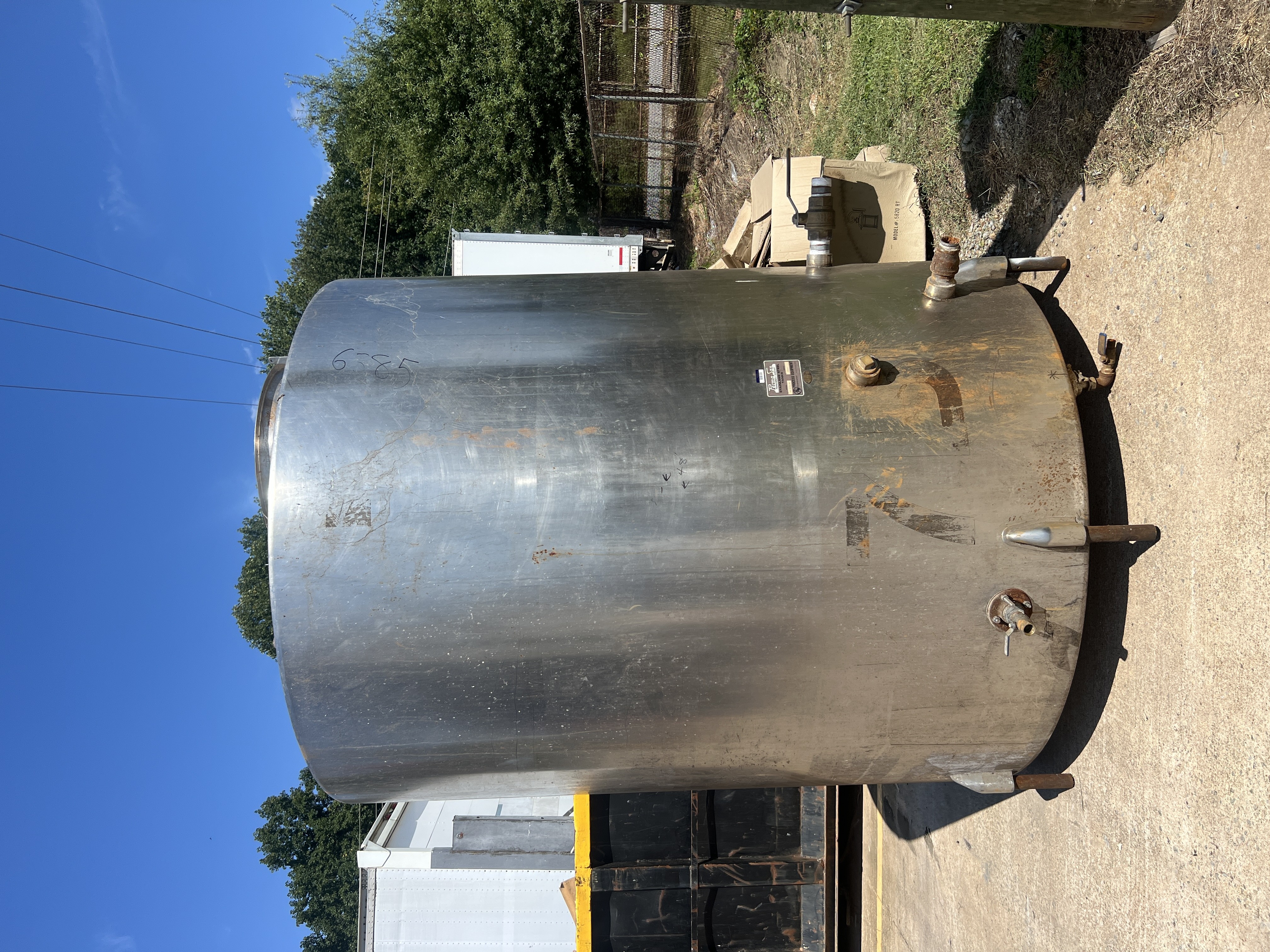 2000 Gallon Stainless Steel Tank