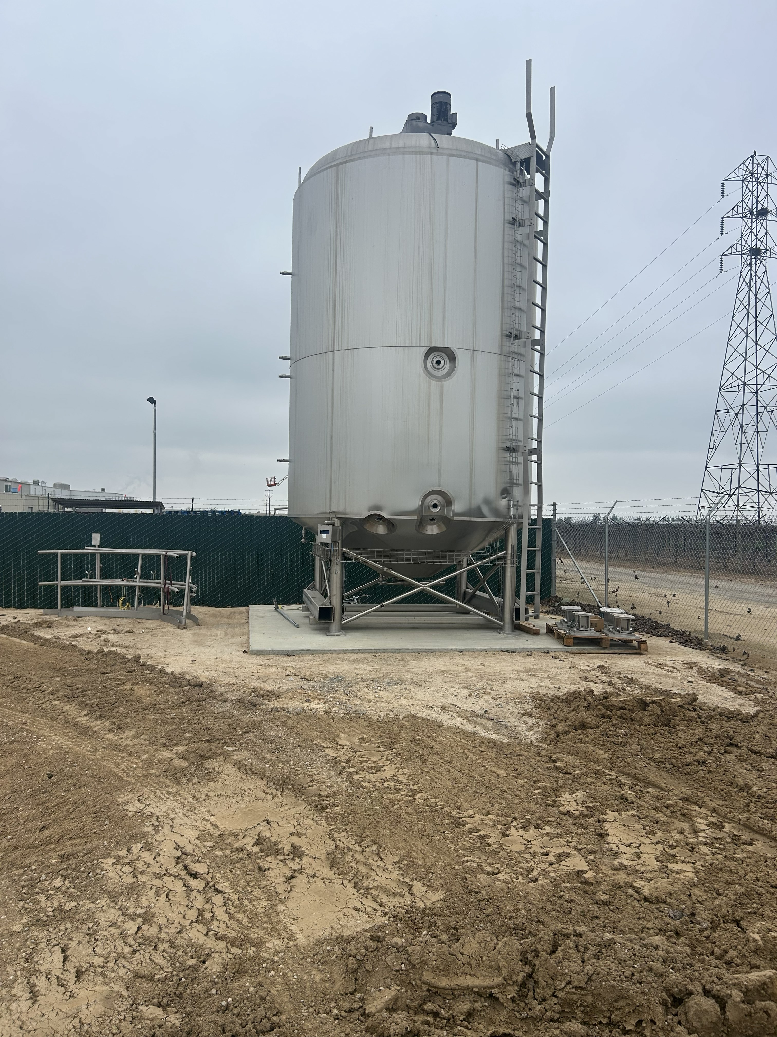 12000 Gallon Jacketed Mix Tank image 6