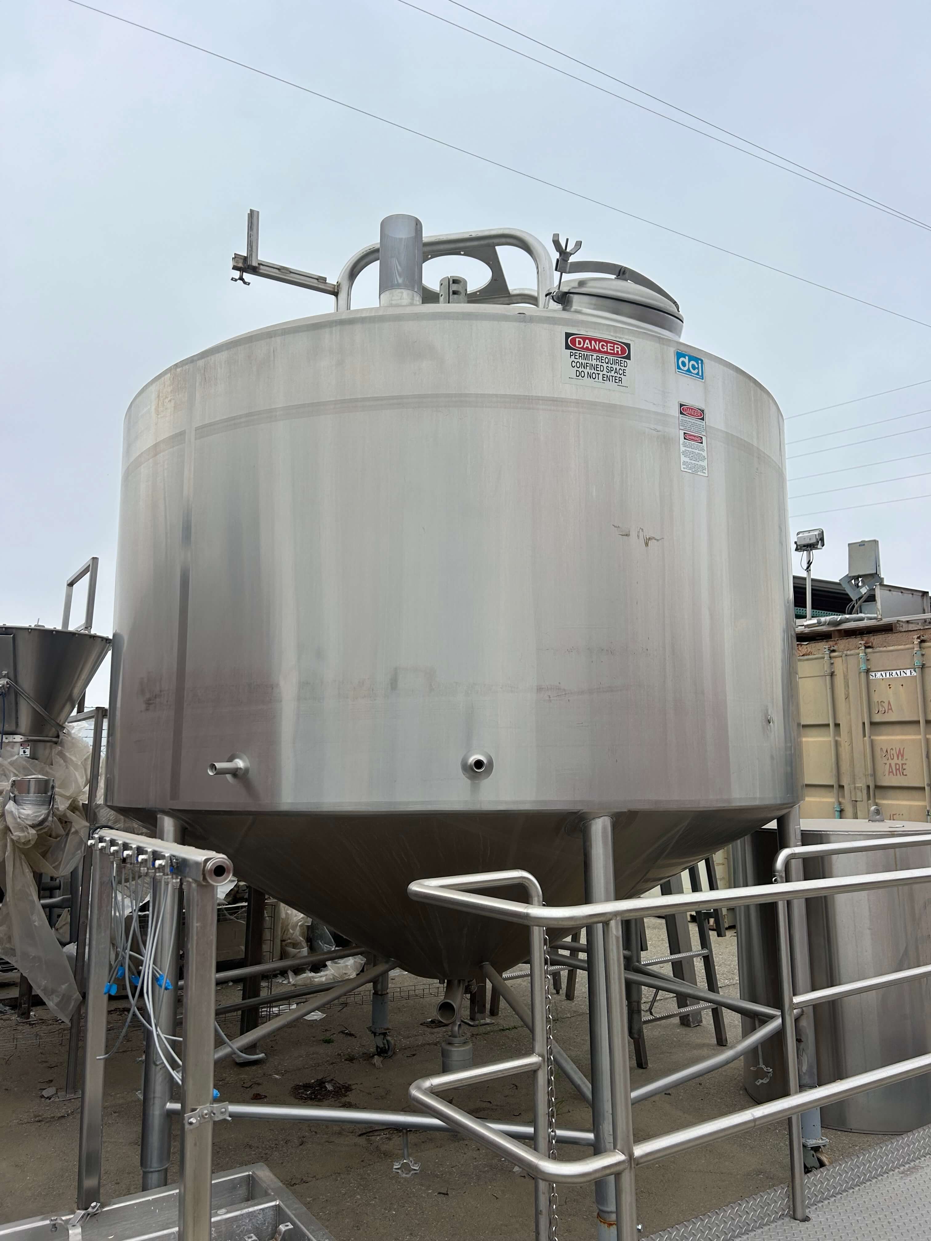 2600 Gallon Stainless Steel Tank