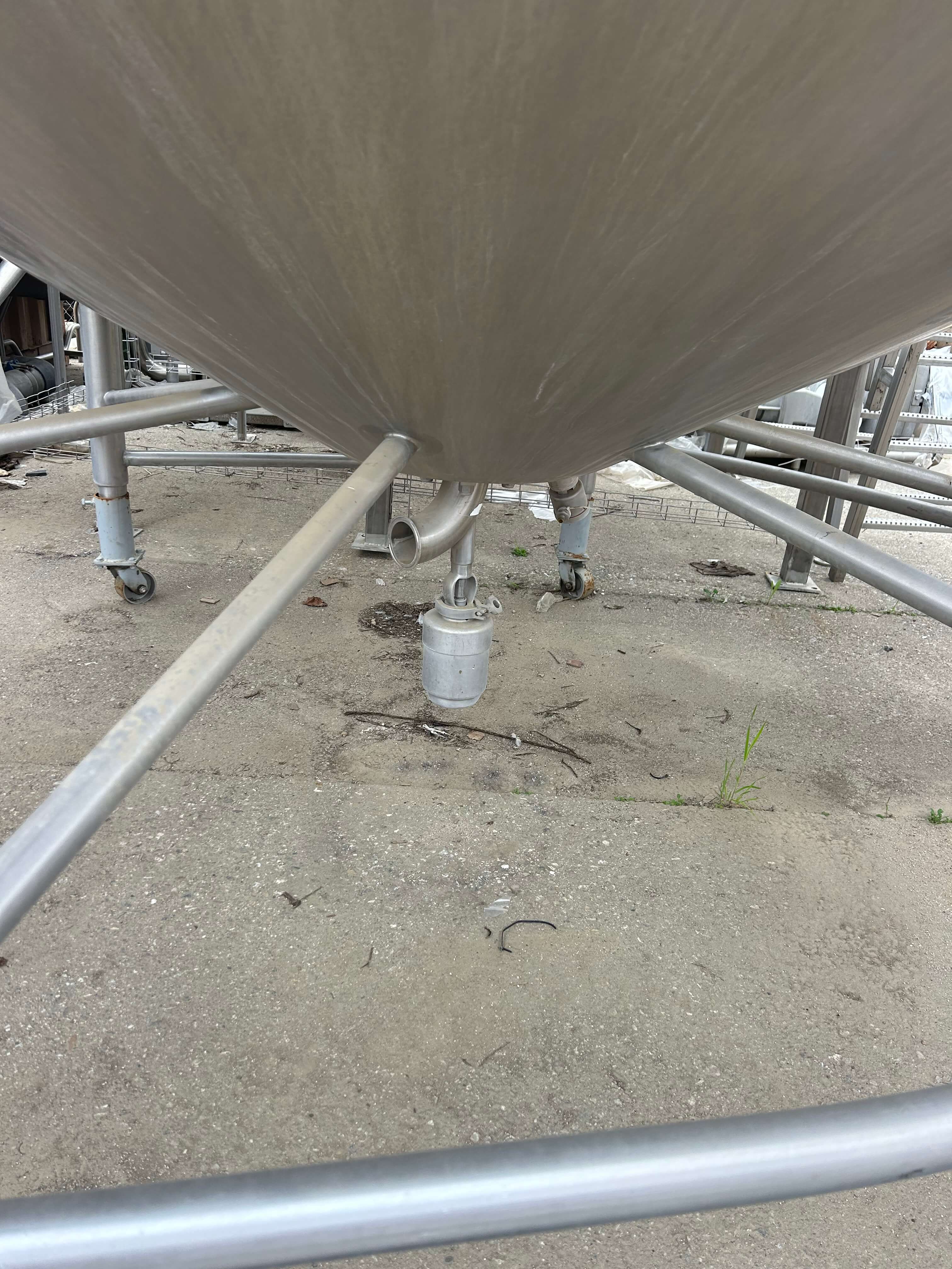 2600 Gallon Stainless Steel Tank image 3