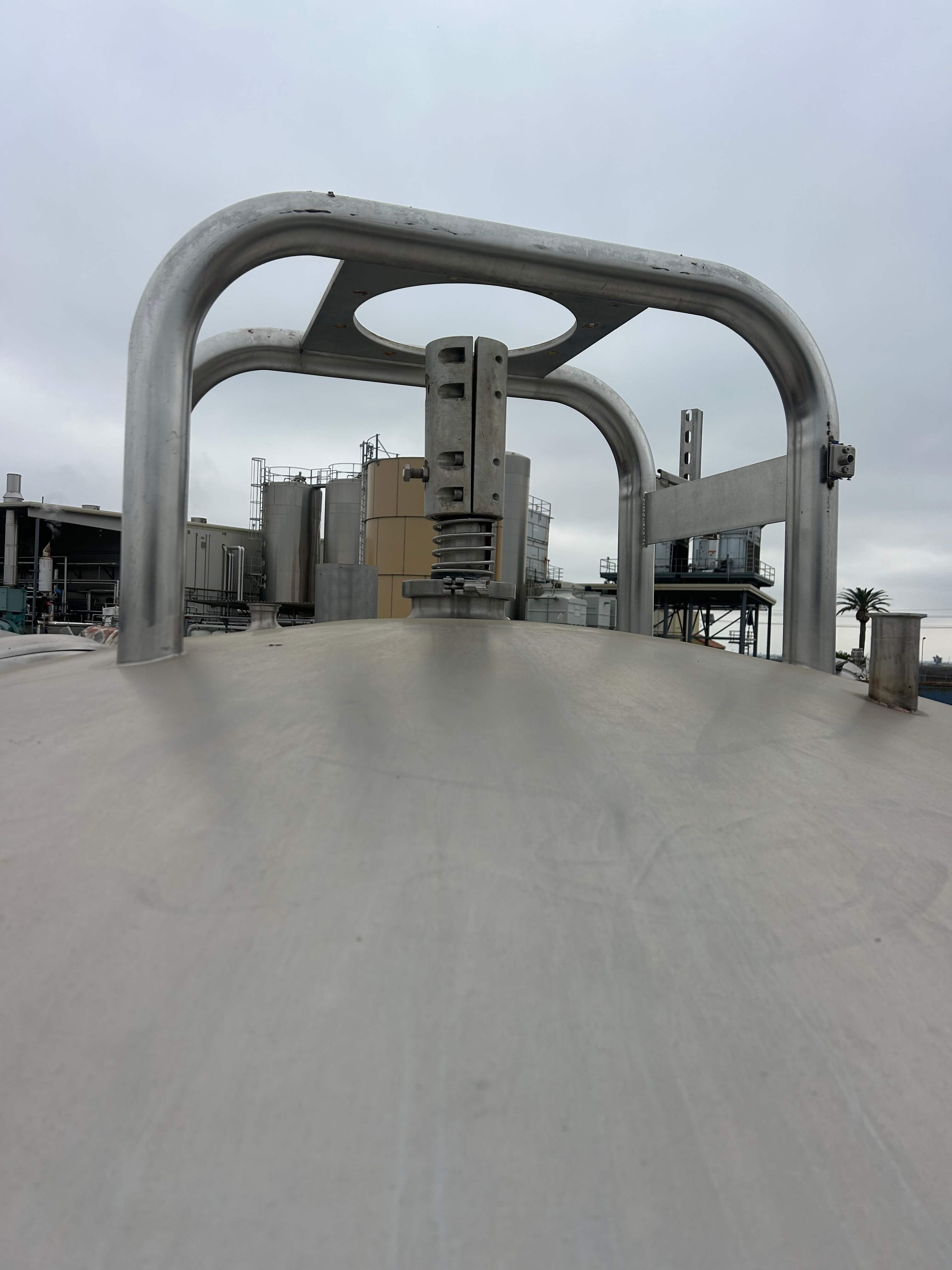 2600 Gallon Stainless Steel Tank image 4