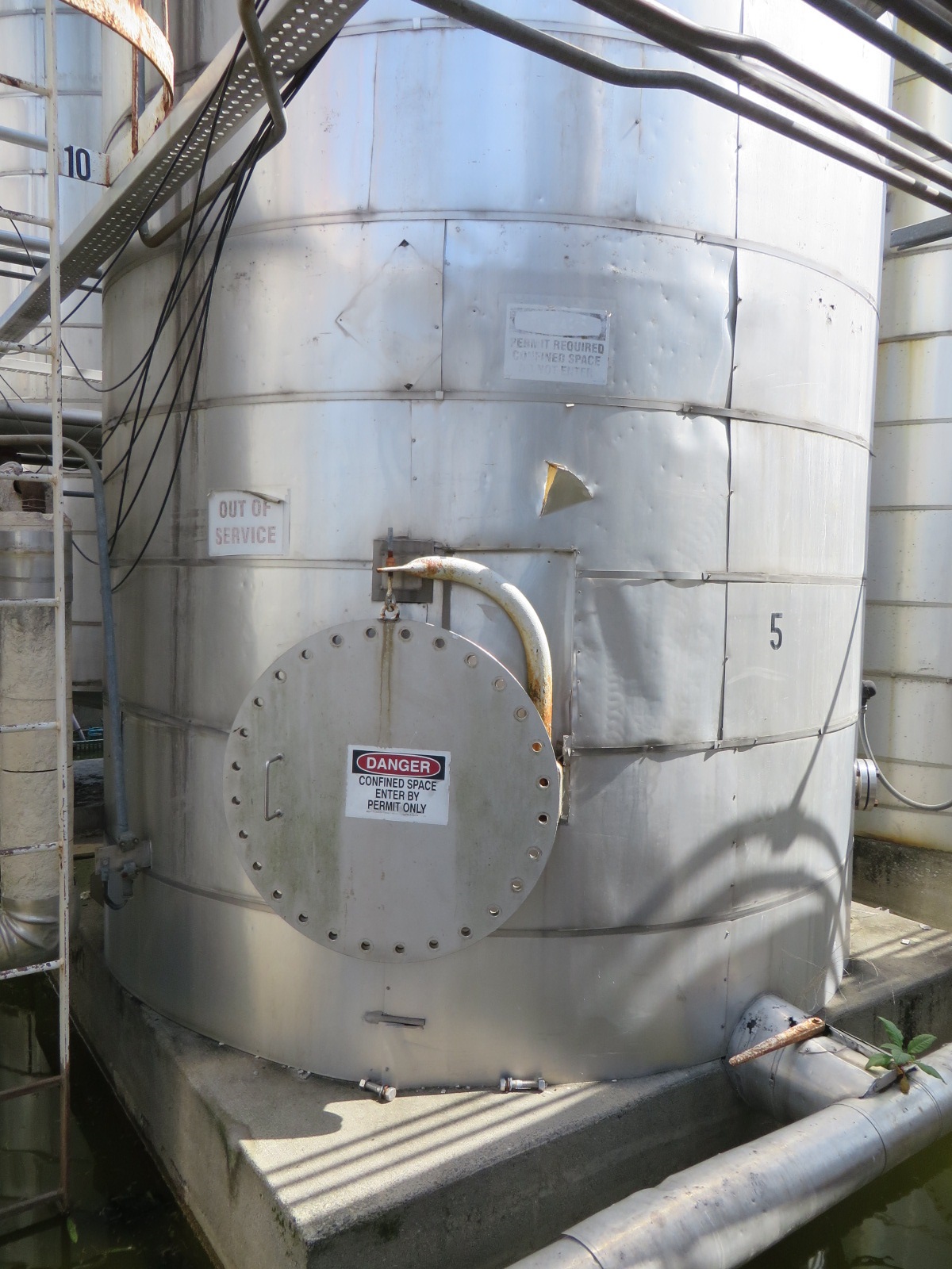 9000 Gallon Insulated Stainless Steel Storage Tanks image 4