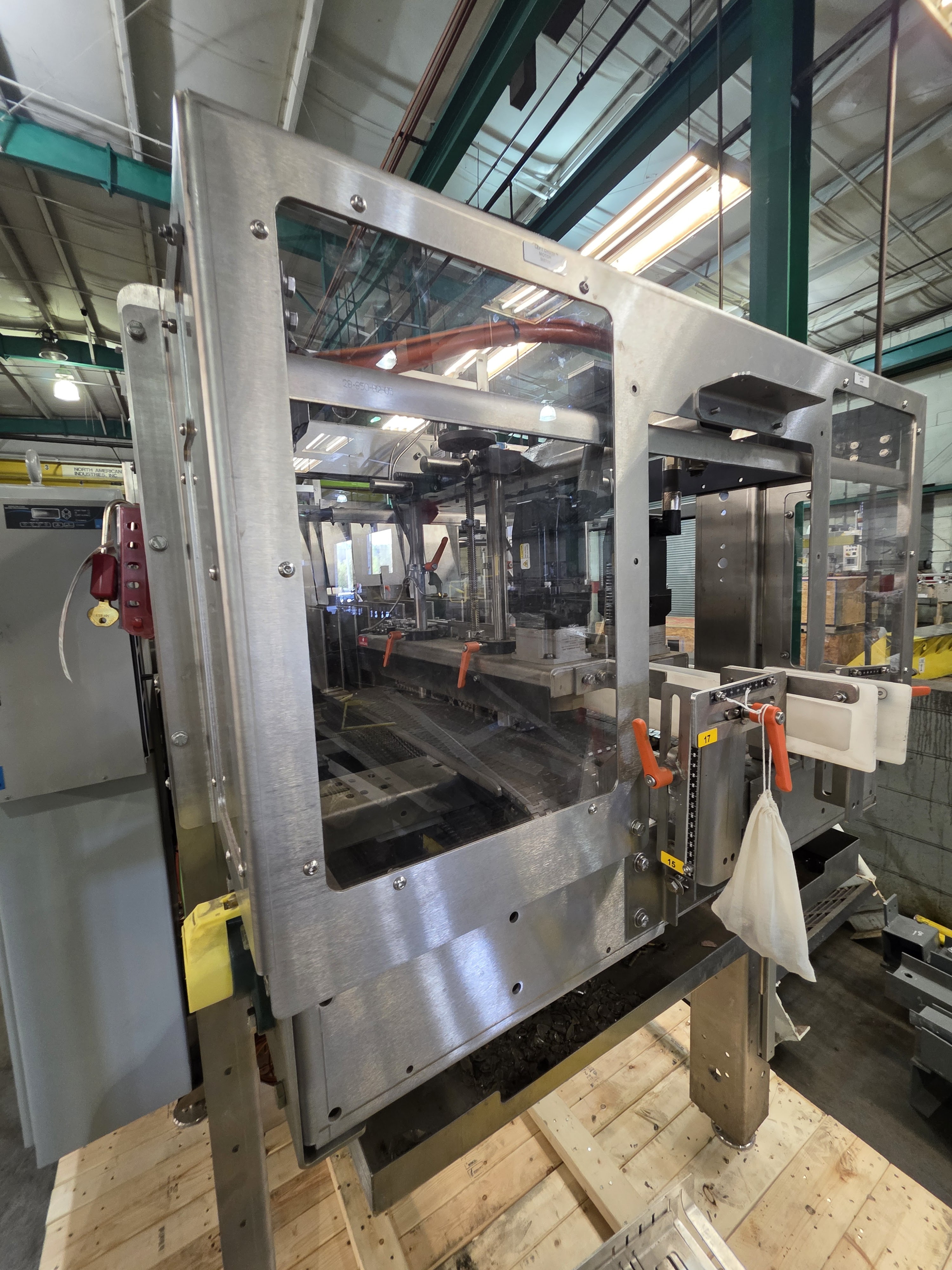 Hartness 875 AT Case Packer image 2