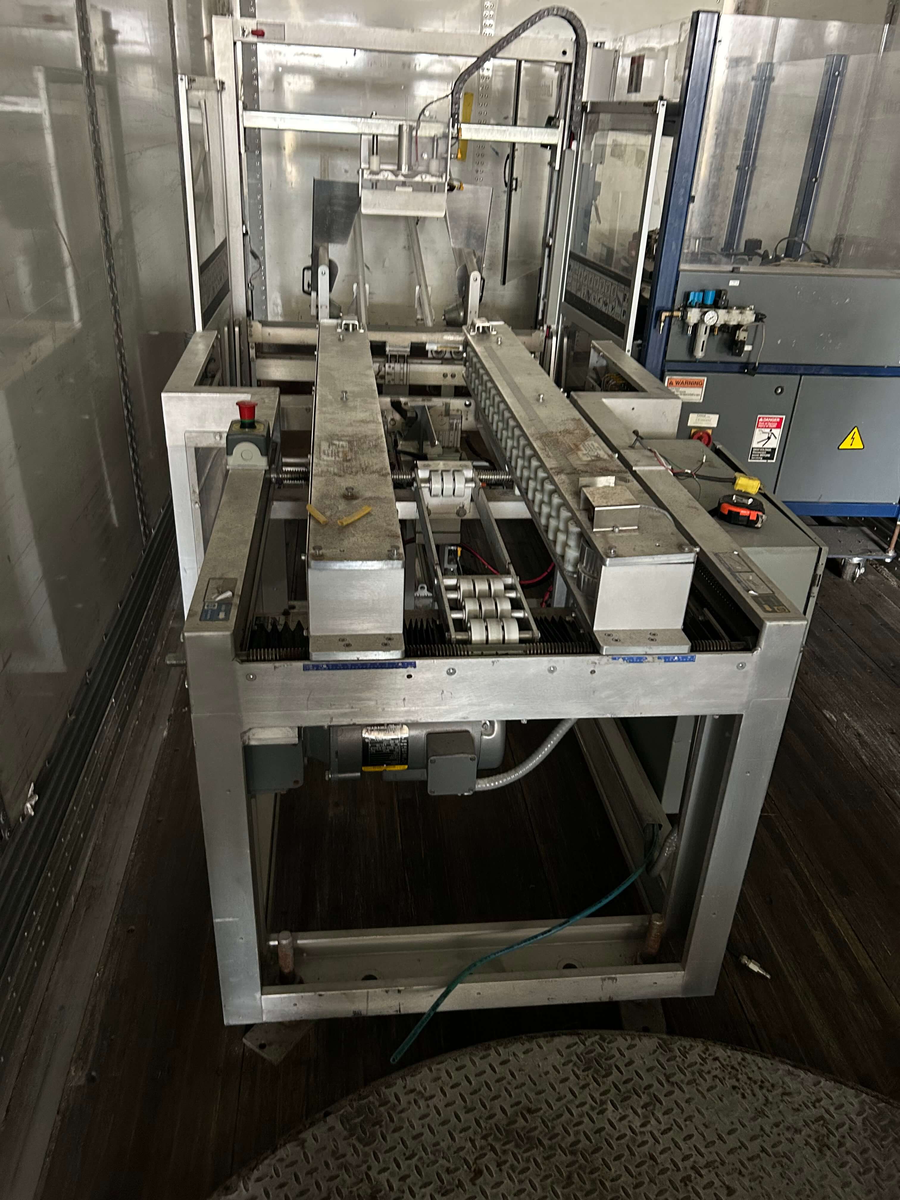Lantech C300 Case Erector
