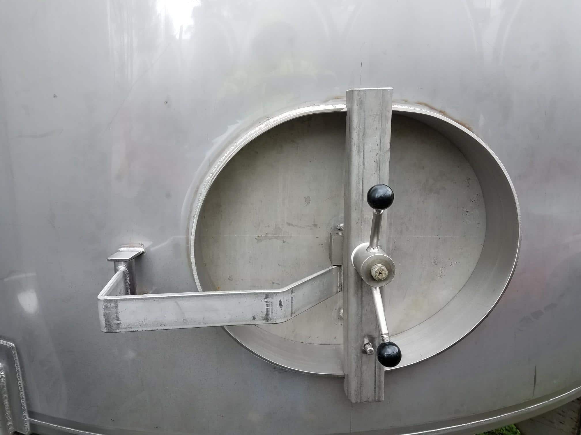 6,500 Gallon Stainless Steel Tanks image 2