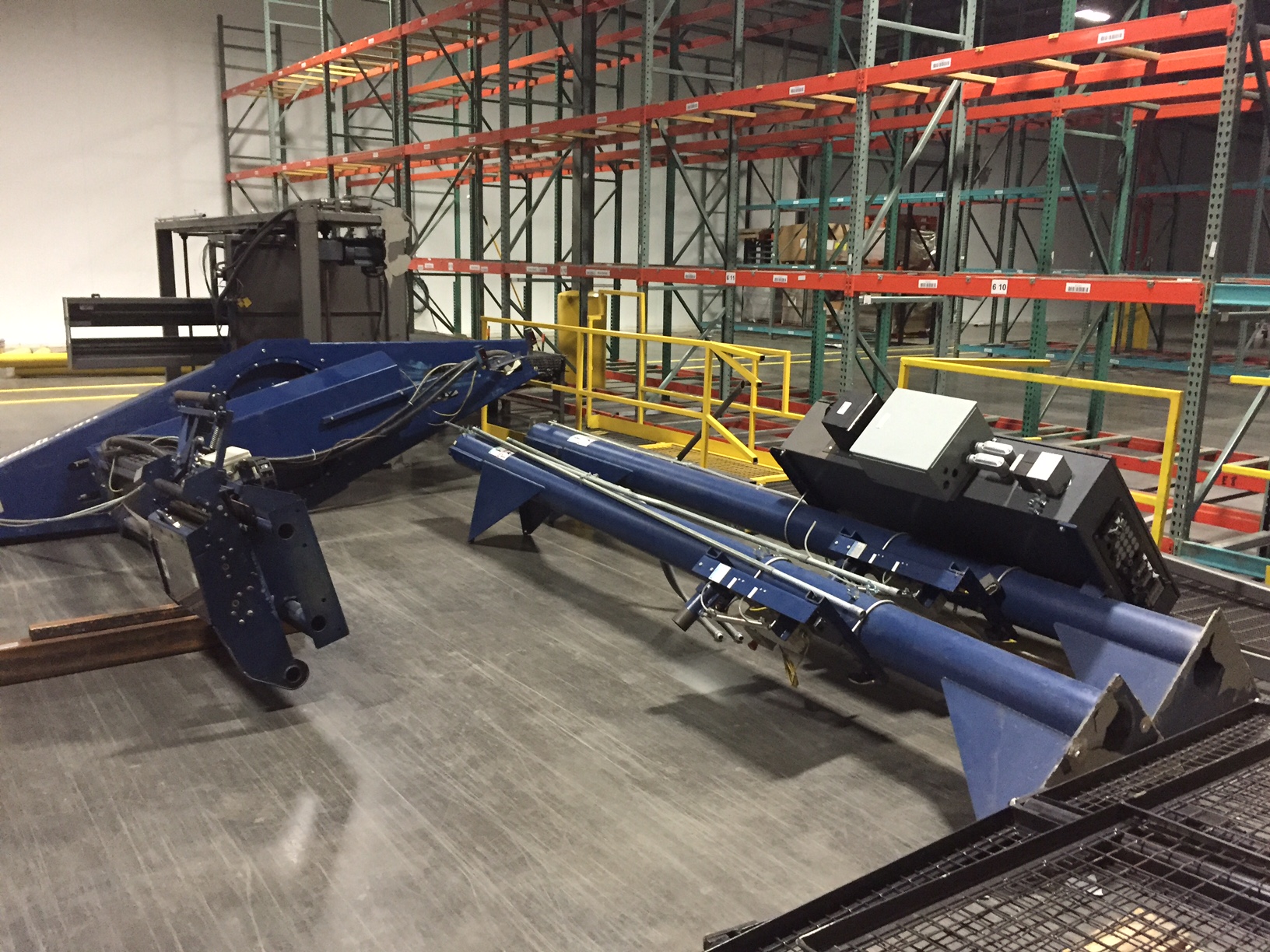 Lantech 2500 Automatic Rotary Pallet Wrapper image 9
