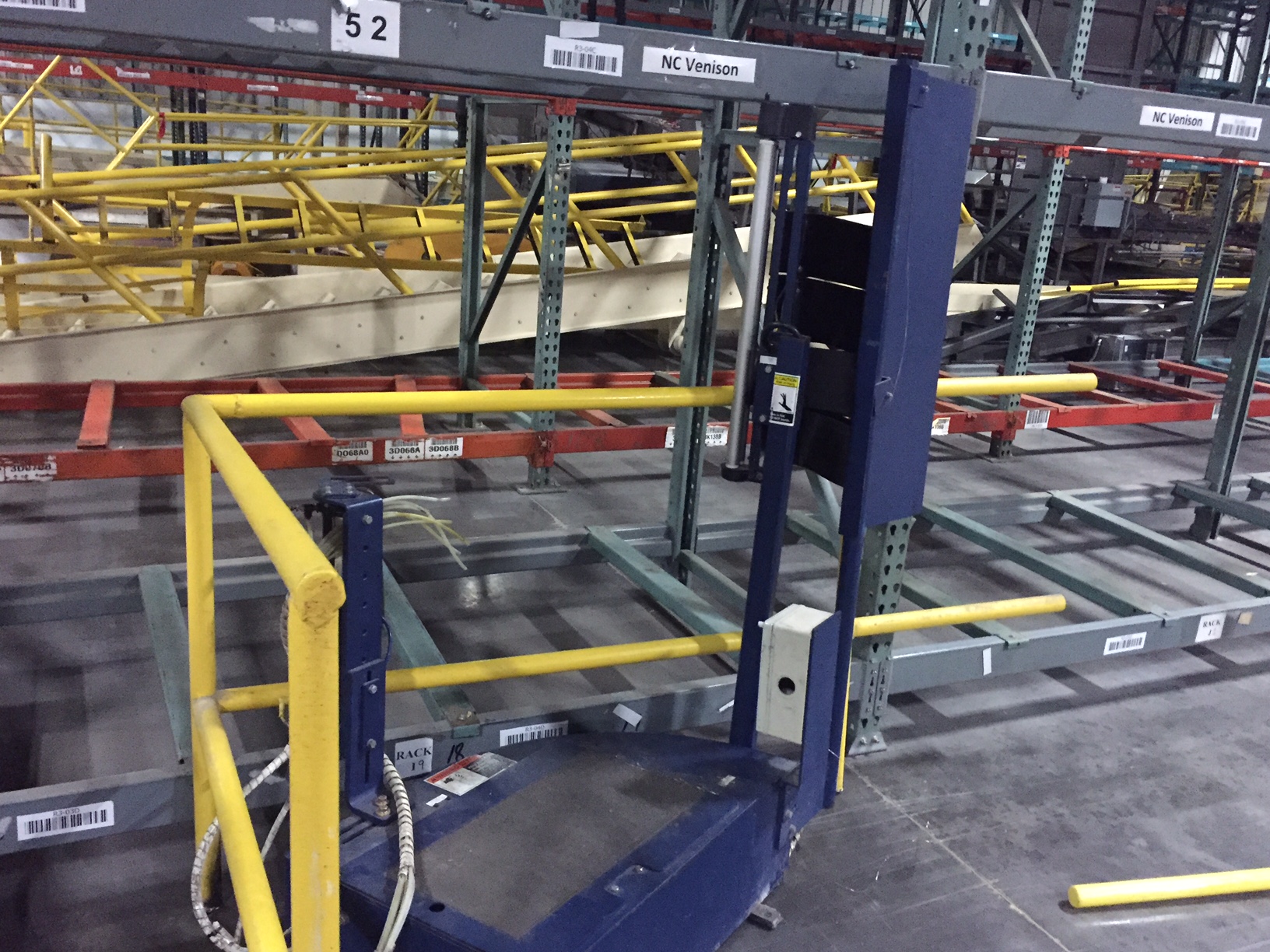 Lantech 2500 Automatic Rotary Pallet Wrapper image 4