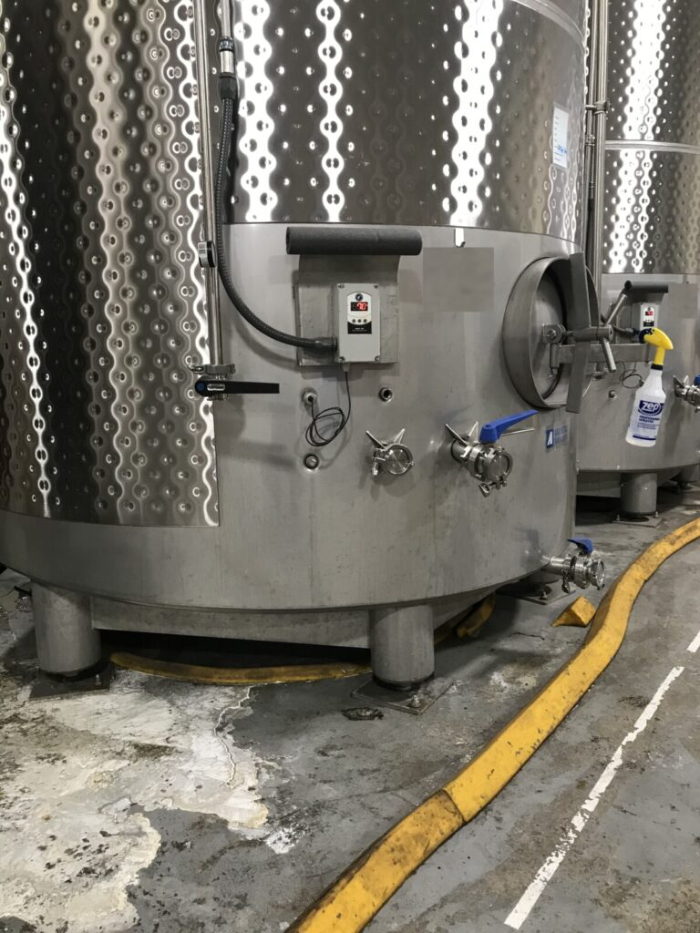 3500 GAL JACKETED TANKS image 2