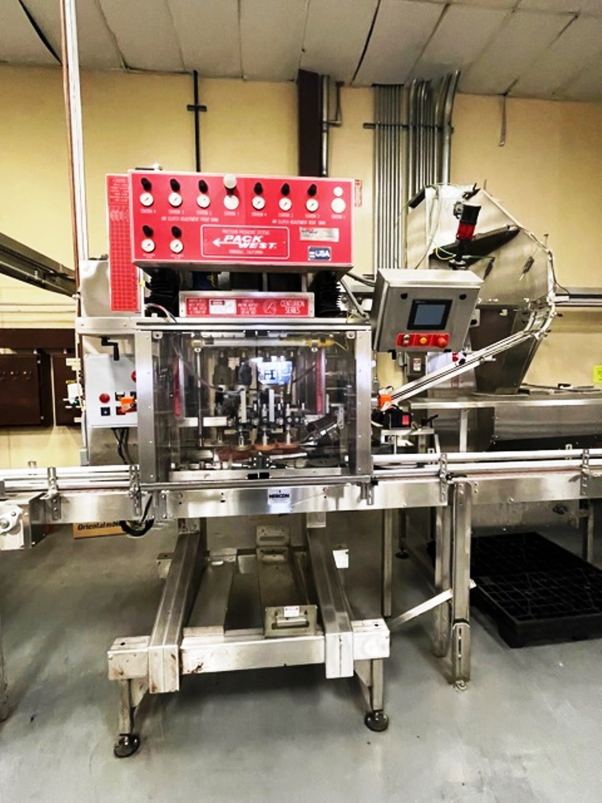 12 HEAD/PACKWEST FITMENT APPLICATOR AND CAPPER