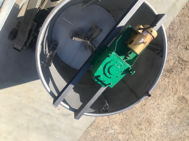 2500 Gallon Vertical Stainless Steel Mix Tank image 6