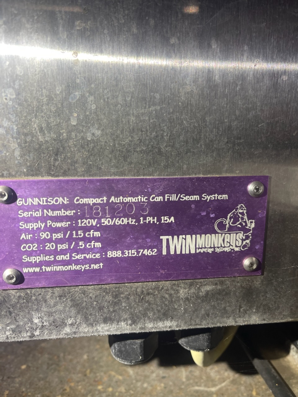 Twin Monkeys Gunnison Filler image 6