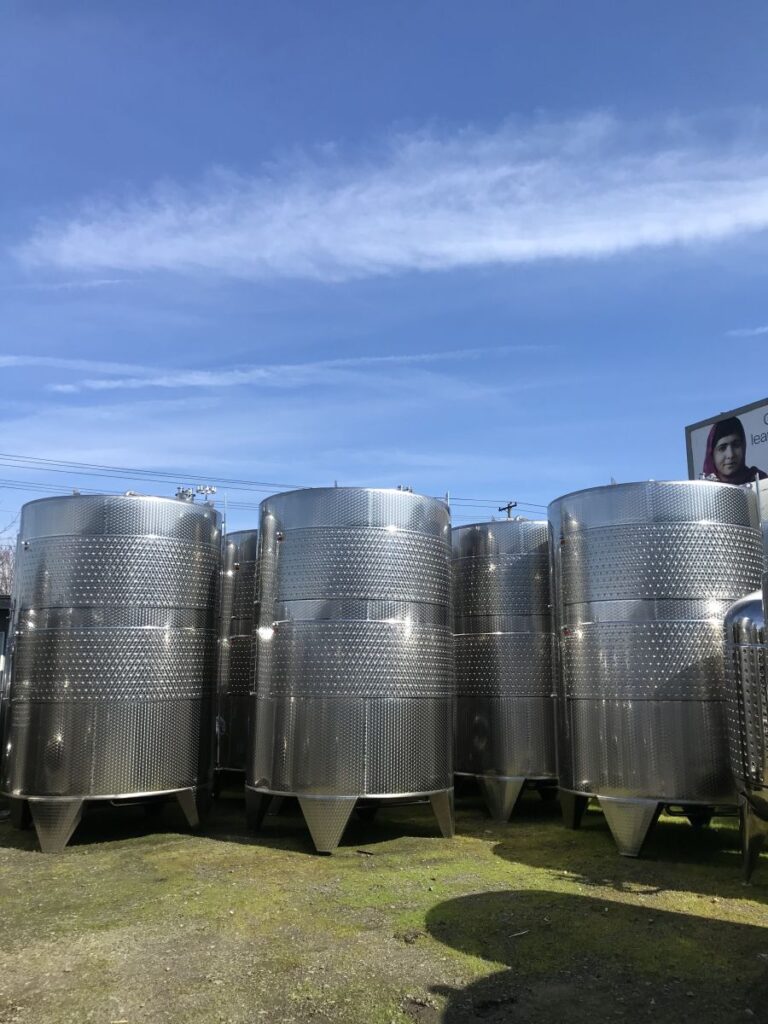 3200 Gallon Closed Top Jacketed Storage Tanks image 2